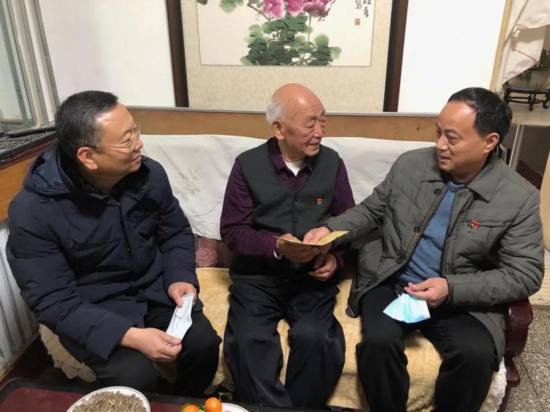 弘義集團(tuán)開展春節(jié)前走訪慰問生活困難黨員、老黨員、老干部活動(dòng)